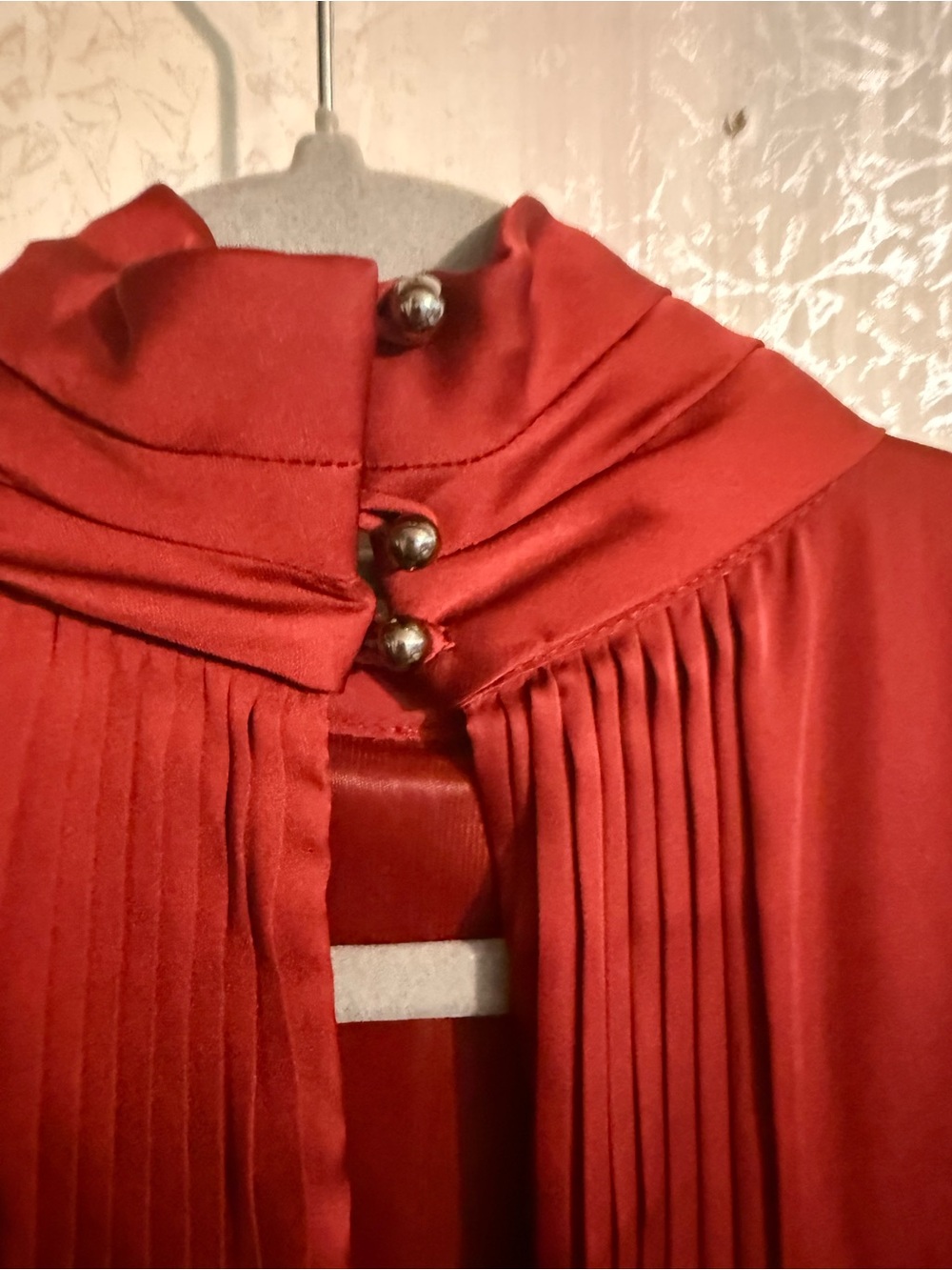Zara Basic Sleeveless Mock 3 Button Closure Neck Midi Pleated Dress in Deep Red - Picture 7 of 12